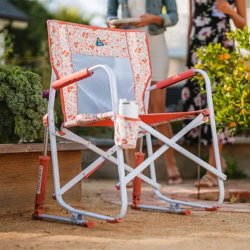 Heavy-Duty Freestyle Freestyle Rocker - Choice 711 - Heavy-Duty Kickback Rocker with Beverage Holder Detail