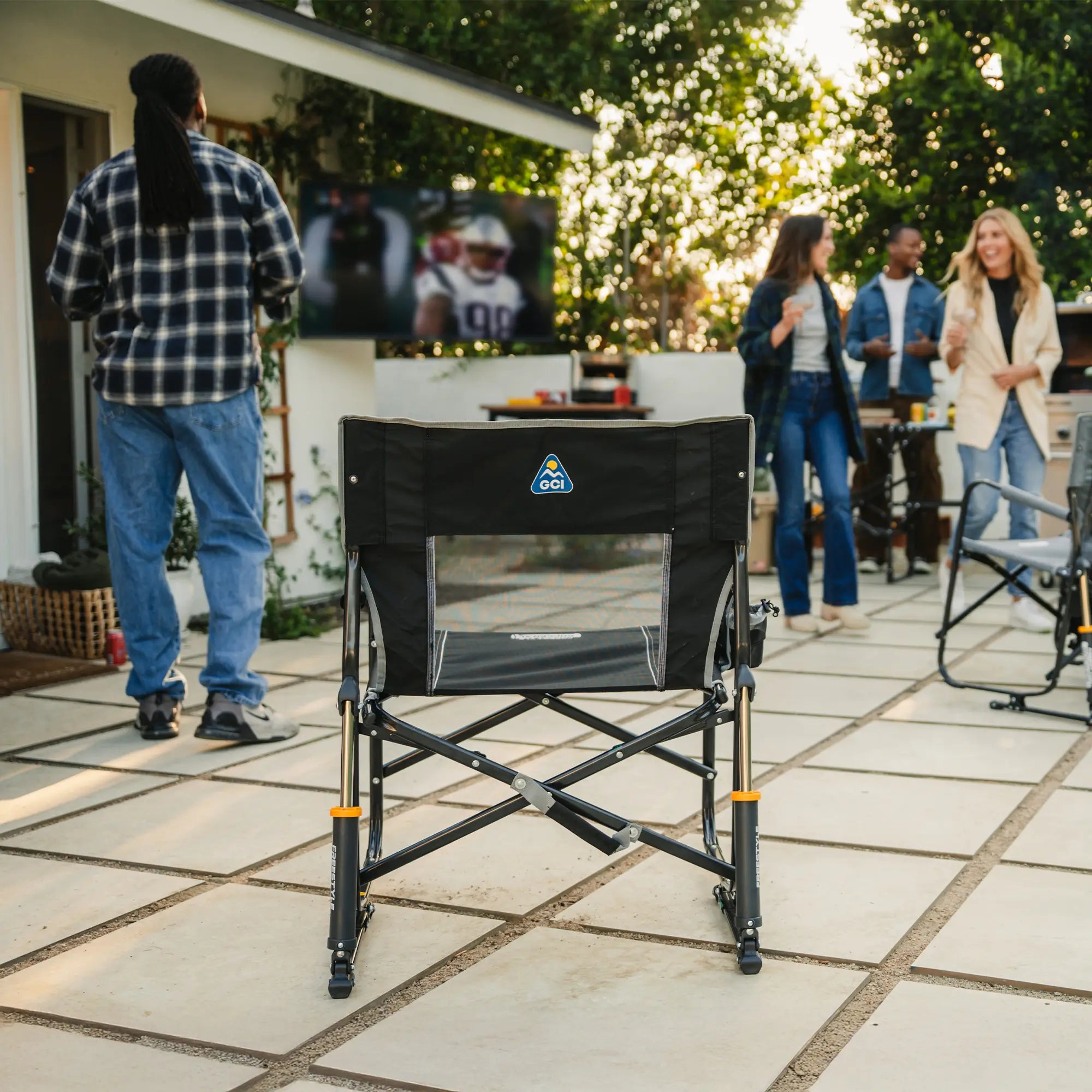 Heavy-Duty Freestyle Freestyle Rocker - Choice 711 - Heavy-Duty Kickback Rocker with Beverage Holder Detail